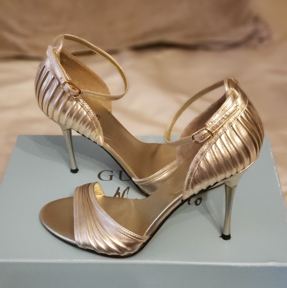 Guess by Marciano Gold Flyndal Heels Size 5.5